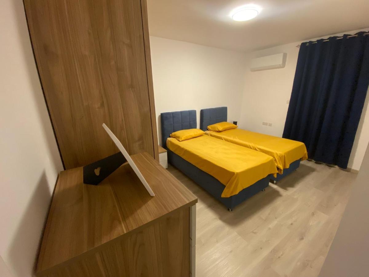 Modern Apartment With Large Outdoor Area - Sleeps 7, Close To Malta International Airport Luqa Buitenkant foto