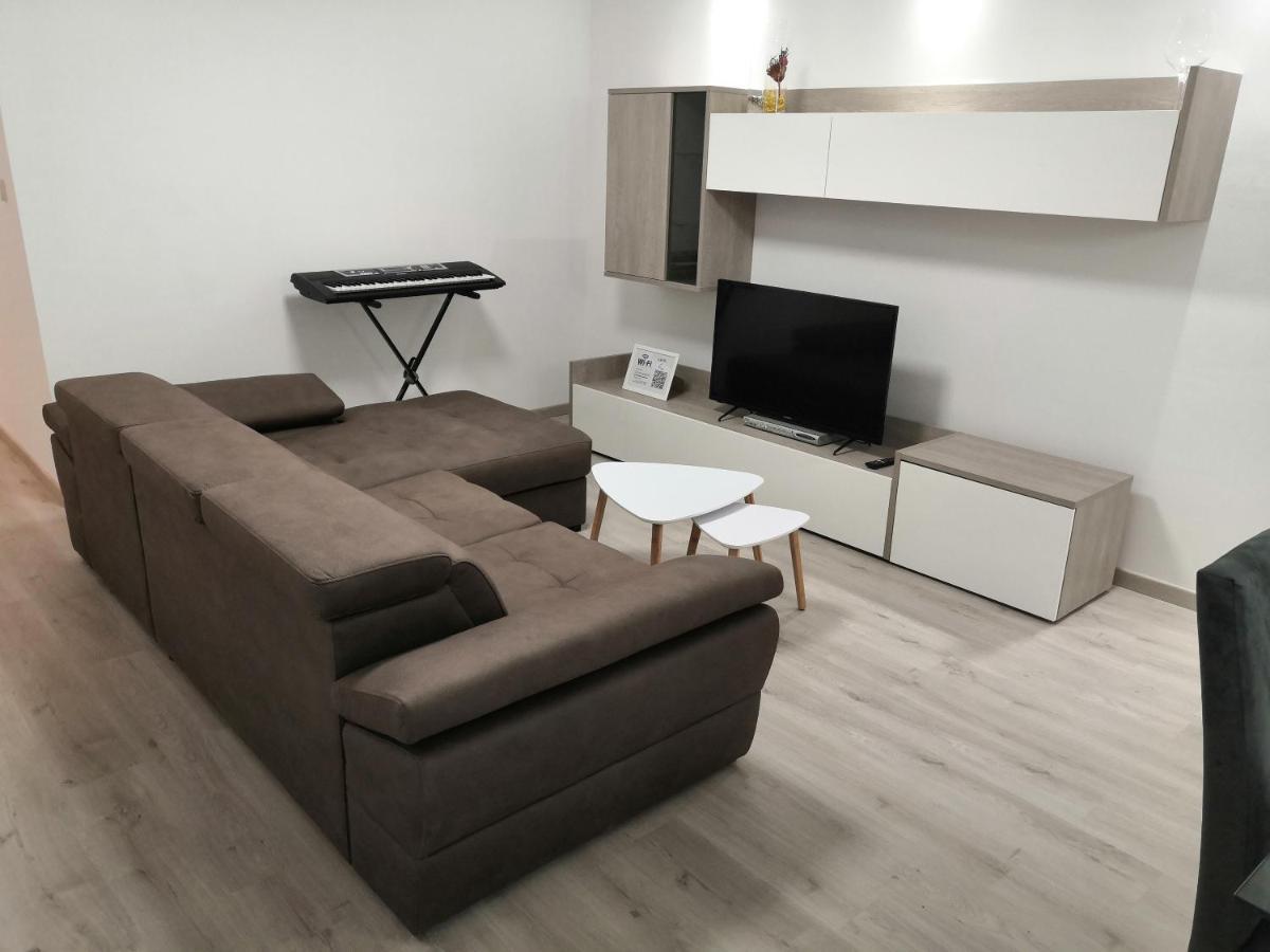 Modern Apartment With Large Outdoor Area - Sleeps 7, Close To Malta International Airport Luqa Buitenkant foto