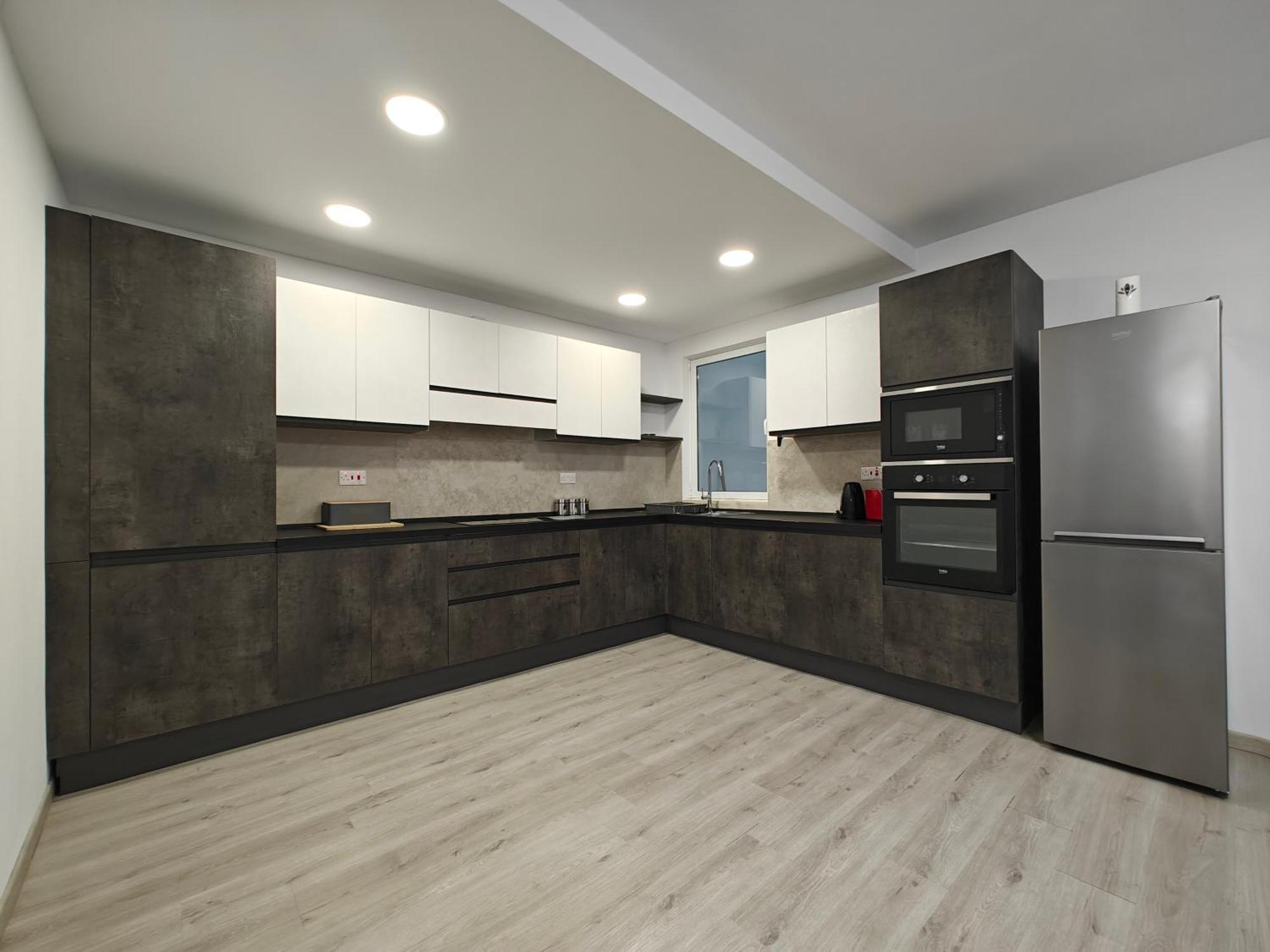 Modern Apartment With Large Outdoor Area - Sleeps 7, Close To Malta International Airport Luqa Buitenkant foto